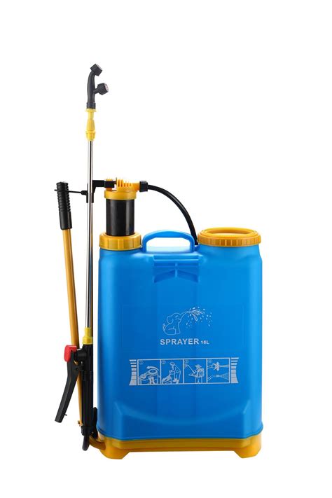 Thematic photo of Bass Polska backpack sprayer 16L in use