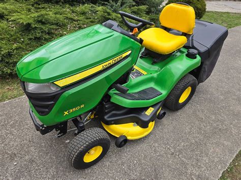 Infografika: regulacja wysokości koszenia John Deere X350R