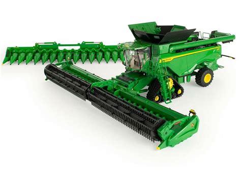 zdjęcie modelu kombajnu John Deere zabawki