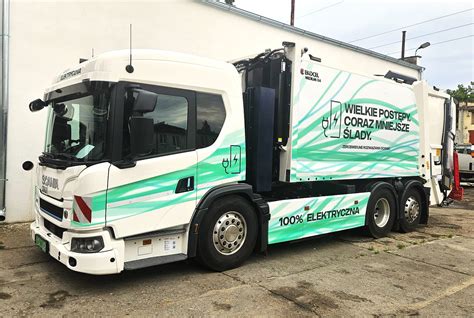 Nowoczesna śmieciarka elektryczna w Busku-Zdroju