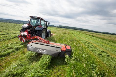 zdjęcie kosiarki Fella Ramos 3160 TLX w pracy