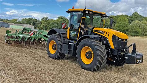 Photo of a JCB Loadall telehandler or Fastrac tractor working on a farm