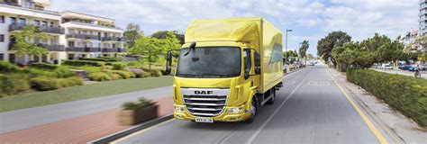 historyczne ciężarówki DAF z lat 50. lub 60.