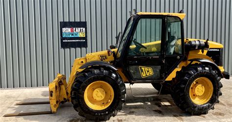 zdjęcie komory silnika JCB 526s z widocznym silnikiem Perkinsa