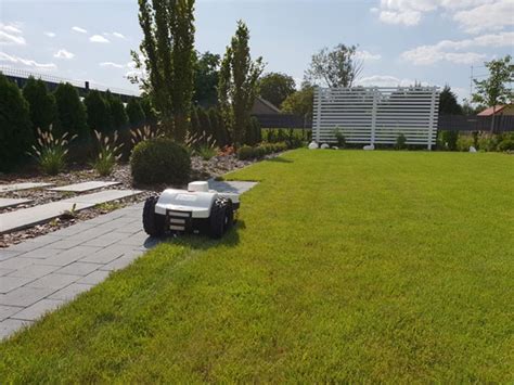 Schemat przygotowania trawnika pod kosiarkę automatyczną