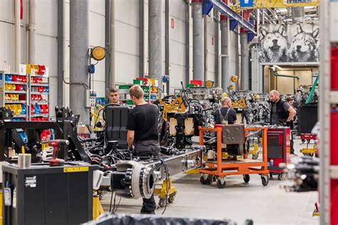 Siedziba główna Prinoth w Sterzing (Vipiteno), Włochy - kompleks produkcyjny z halami montażowymi i centrami szkoleniowymi.