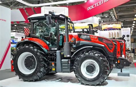 Ciągnik przegubowy Rostselmash 3580.