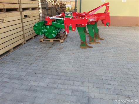 Zdjęcie porównawcze zęba lewego i prawego do głębosza Unia Kret