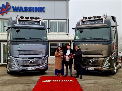 Przykłady akcesoriów zewnętrznych i wewnętrznych dla Volvo FH