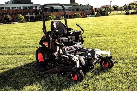 Infographic comparing the features of the four new Bobcat mower models.