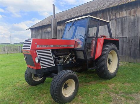 Zetor 8011 z agregatem talerzowym na polu