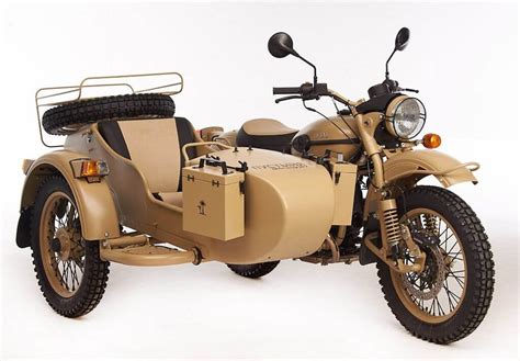 motocykl z zamontowanymi gmolami