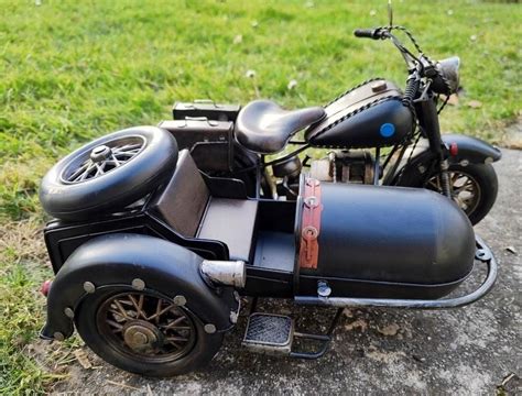 motocykl z zamontowanymi handbarami