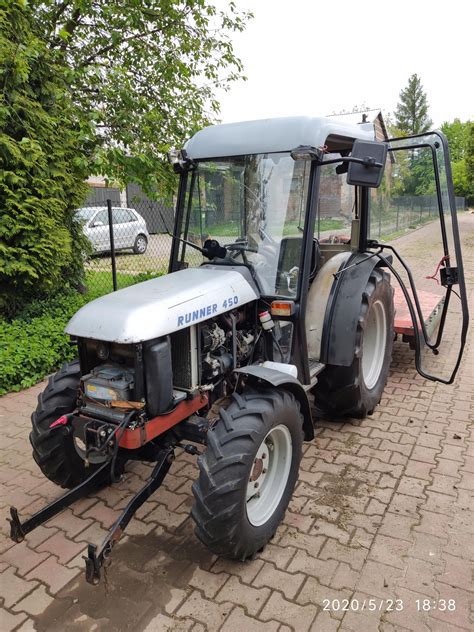 Ciągnik Lamborghini Runner 450 w akcji