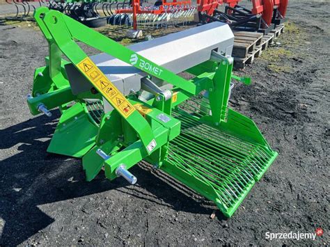 Schemat przedstawiający różnice między zbieraniem do kosza, mulczowaniem i wyrzutem bocznym