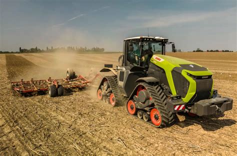 Zestawienie ciągników CLAAS w zróżnicowanych warunkach polowych