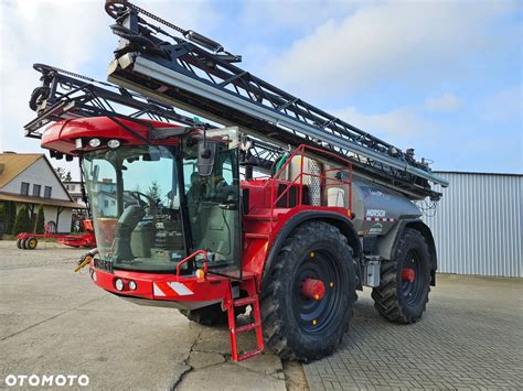 Zdjęcie przedstawiające opryskiwacz HORSCH Leeb PT w warunkach polowych