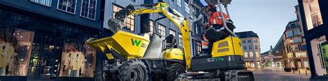 Zestawienie różnych modeli minikoparek Wacker Neuson na placu budowy