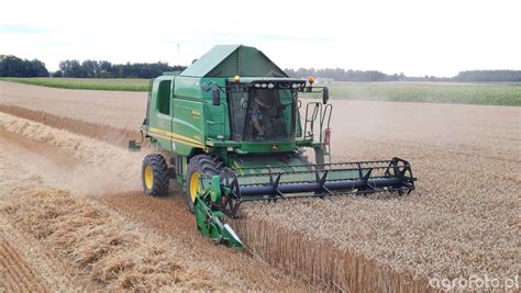 rysunek techniczny John Deere W540 z wymiarami