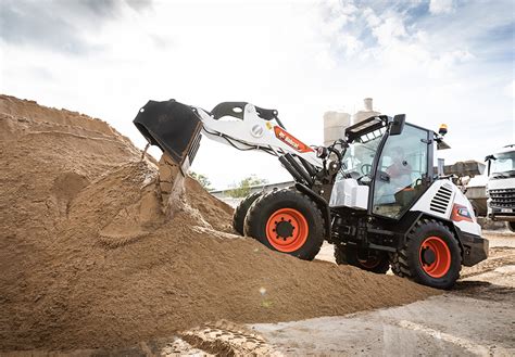 Schemat techniczny przedstawiający stabilność i wymiary ładowarki Bobcat L85