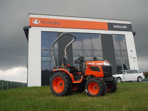 Zdjęcie przedstawiające miniciągnik Kubota w pracy