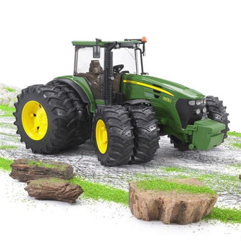 Bruder ciągnik John Deere 7930 z podwójnymi oponami
