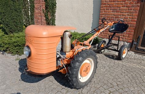 Mikrociągnik Dzik-21 z muzeum w Topaczu