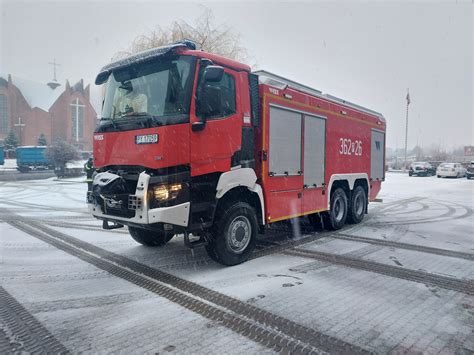 Renault Kerax w akcji na budowie lub w żwirowni