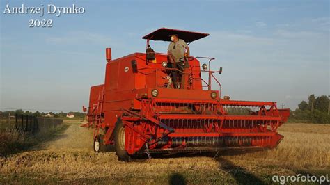 Zdjęcie odrestaurowanego kombajnu Bizon Z056 Super