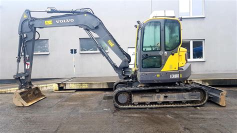 zdjęcie koparki gąsienicowej Komatsu PC50 w pracy