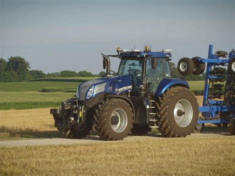 Interfejs sterowania autonomicznym ciągnikiem New Holland NHDrive