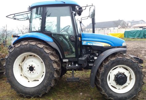 pulpit ciągnika new holland td 80 z podświetlonymi kontrolkami