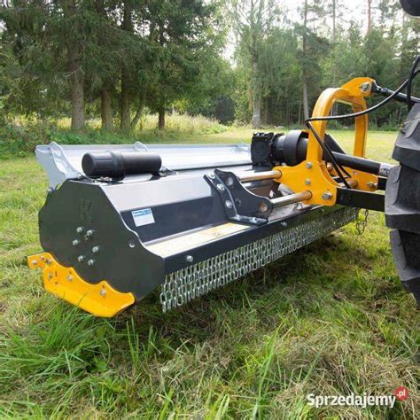 schemat działania kosiarki bijakowej z hydraulicznym wysuwem bocznym