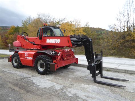 Thematic photo of a Manitou telescopic handler at work