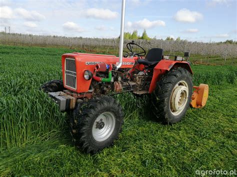 Ursus C-335M w oryginalnym czerwonym lakierze