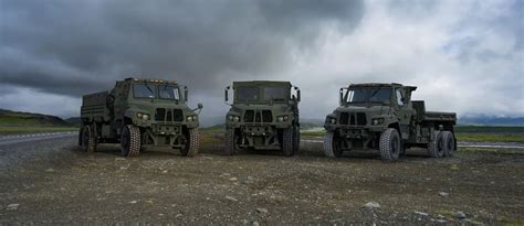 Trzyosiowa wersja ciężarówki FMTV A2