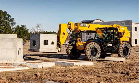 Infographics showing different JCB telehandler models and their key specifications