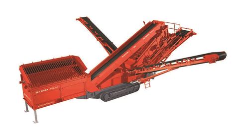 Infographic showing the two-deck screening system of Terex Finlay 683 with dimensions