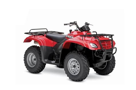 Suzuki Eiger 400 w kolorze khaki w trudnym terenie