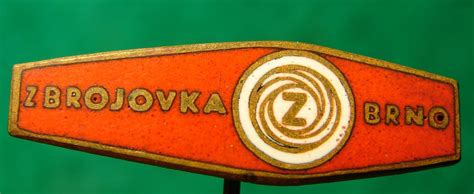 Historyczne zdjęcie ciągników Zetor 25 w fabryce Zbrojovka Brno
