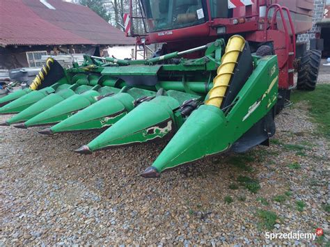 przystawka Kemper do sieczkarni samojezdnej John Deere, zbierająca 16 rzędów kukurydzy