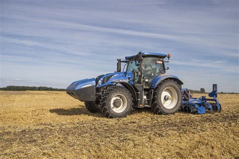 Ciągnik New Holland T6 Methane Power w akcji
