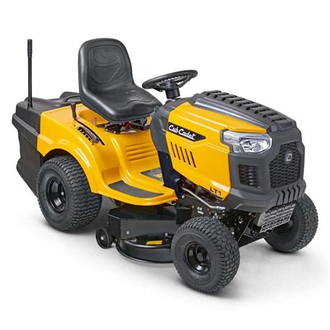 Zdjęcie przedstawiające ergonomiczne stanowisko operatora traktorka Cub Cadet LT1 NR92