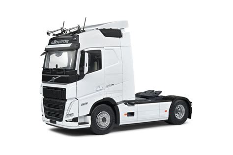 Porównanie wewnętrznej wysokości kabin Volvo FH: Globetrotter XL, Globetrotter i Kabina Sypialna