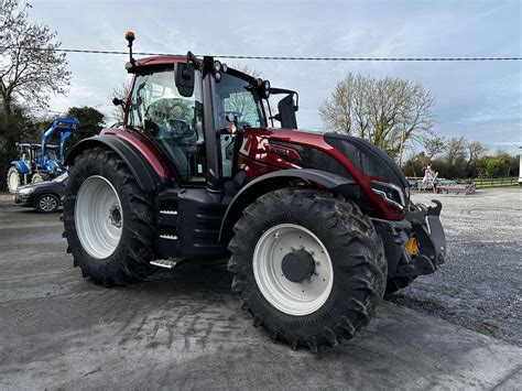zdjęcie ciągnika Valtra T195