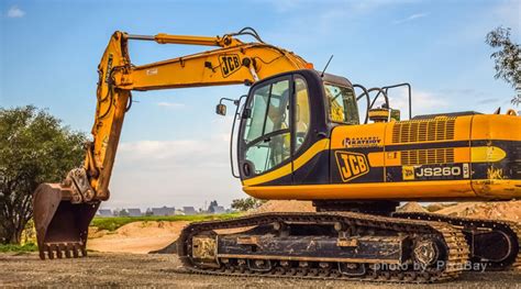 zdjęcie różnego typu maszyn budowlanych Komatsu