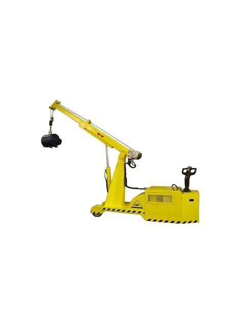 Infographic comparing the specifications of various self-propelled cranes