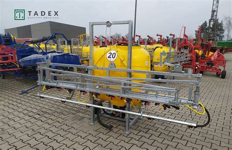 Opryskiwacz polowy TAD-LEN TL600S w akcji