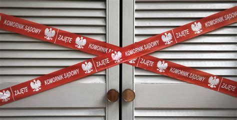 Zajęcie komornicze, symbol sprawiedliwości