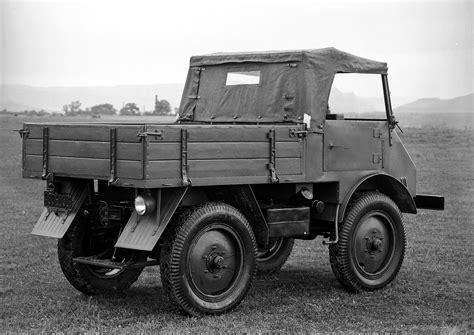 pierwszy seryjnie produkowany Unimog (seria U 70200) z firmy Boehringer